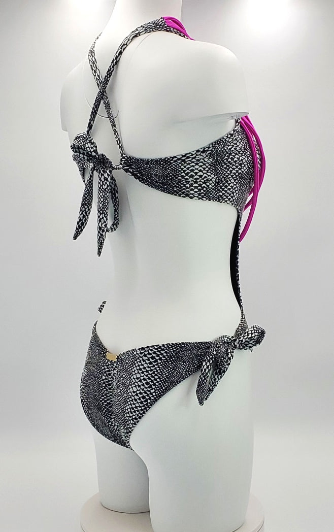 Monokini venenoso